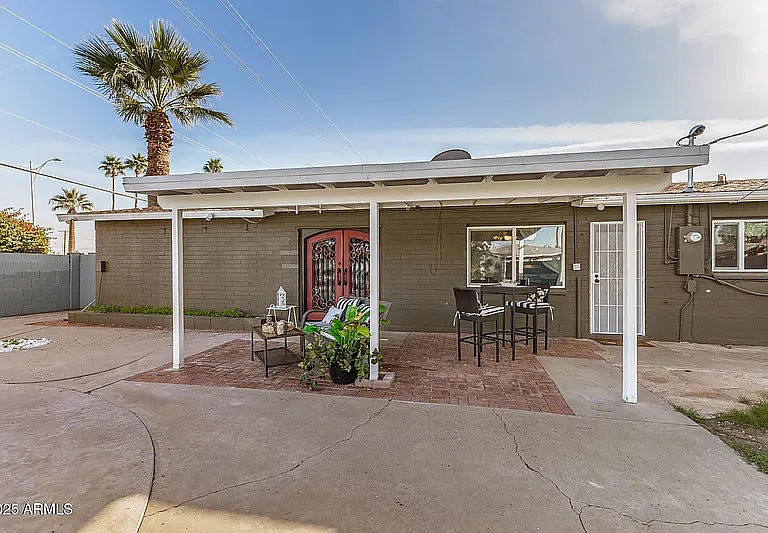 W Berridge Ln — Photo 28