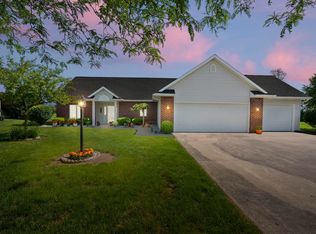 2410 W Deerfield Ct, Decatur, IN 46733