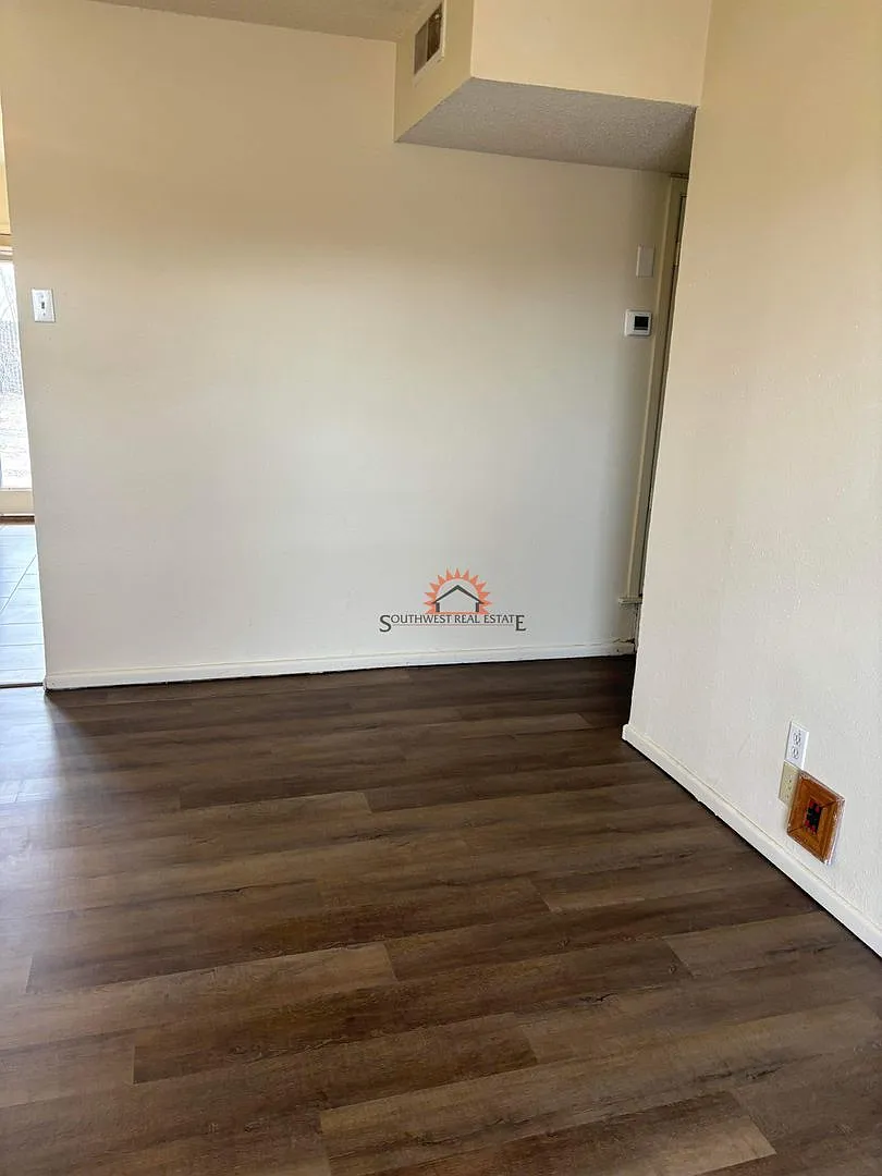 3 bedroom 1 bath 1 car garage — Photo 4
