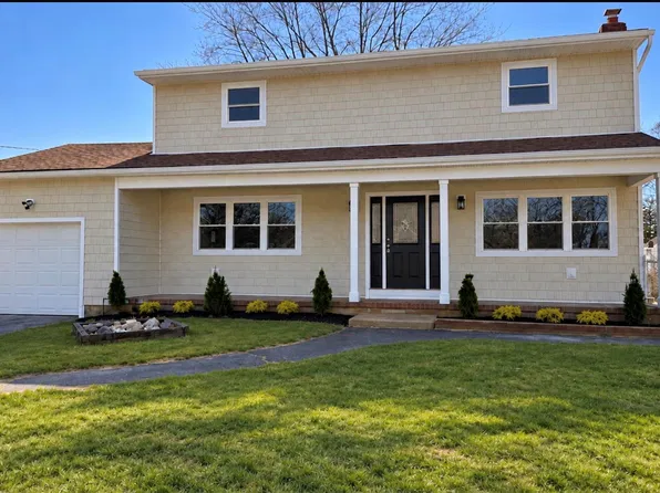 211 4th Avenue, West Babylon, NY 11704