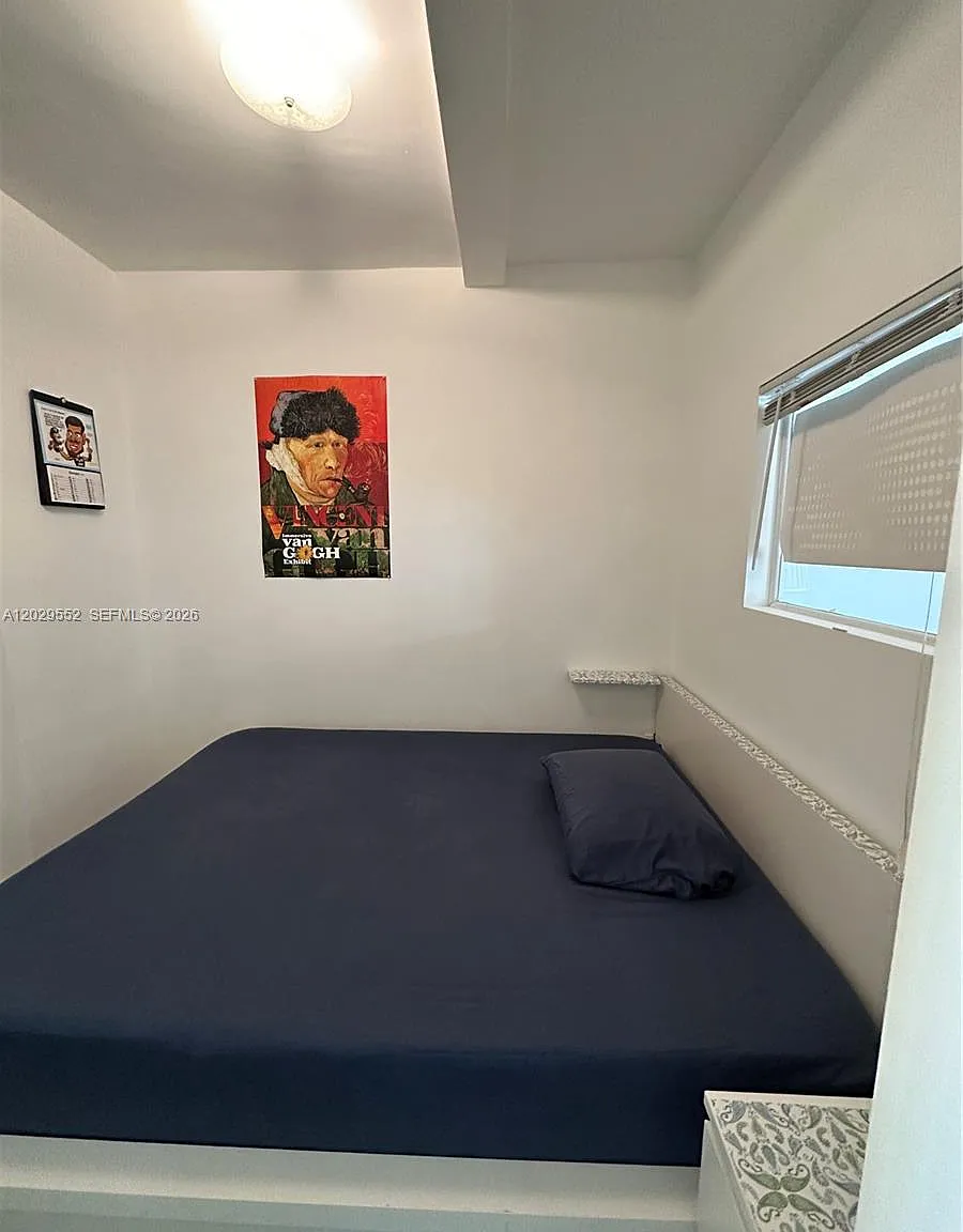 Meridian Court Condo — Photo 4