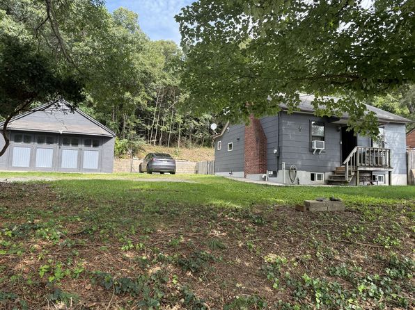 1051 W Jericho Tpke