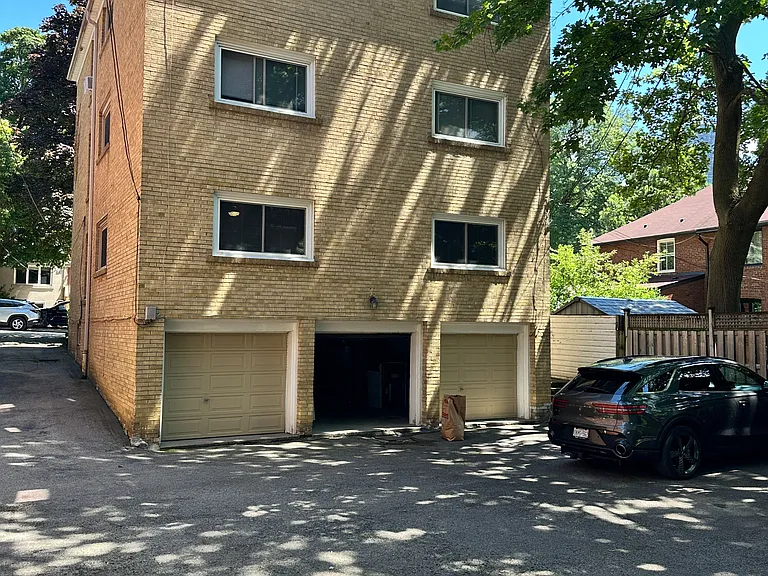 34 Rosewell Ave #1 — Photo 4