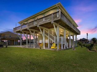 2901 Lakeside Dr, Crystal Beach, TX 77650