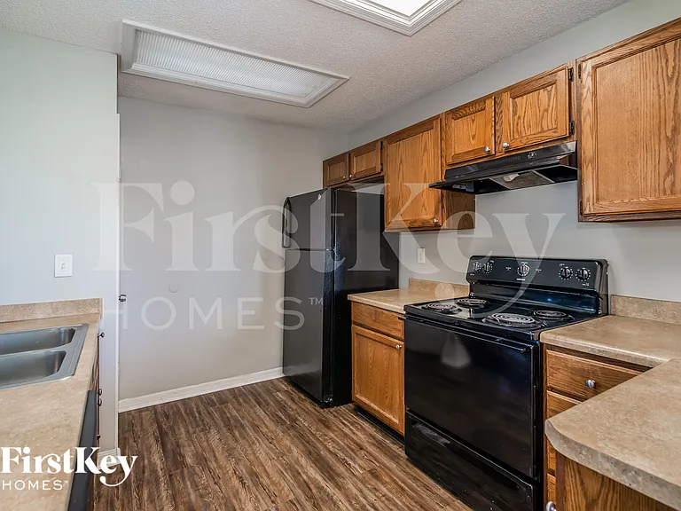 7734 Pikes Peak Dr — Photo 10