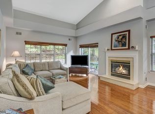 10 Four Oaks Rd, Bedminster, NJ 07921