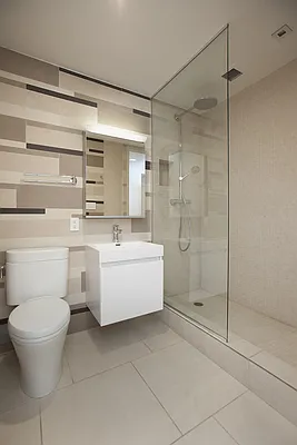 Sold by R New York | media 7