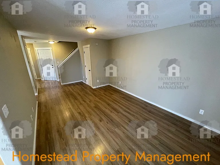 479 Broad St S — Photo 8