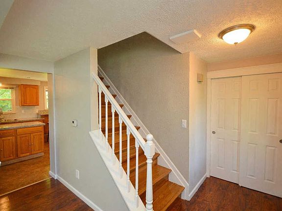 3rd image of 11237 Logenberry Cir