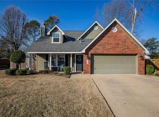 404 N 39th St, Rogers, AR 72756