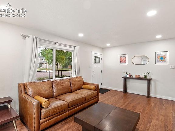 2nd image of 1523 Fountain St