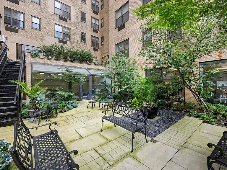 230 Riverside Dr #2G — Photo 7