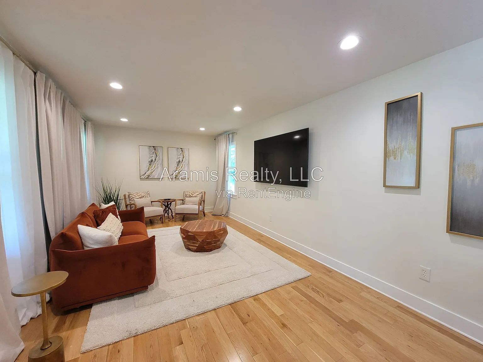 4 bed, 3.0 bath, 2154 sqft, $5,550 — Photo 4