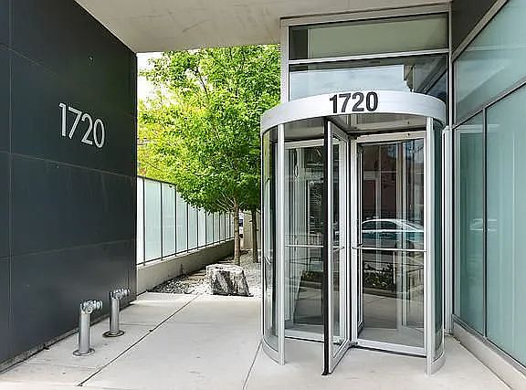 3rd image of 1720 S Michigan Ave APT 3106