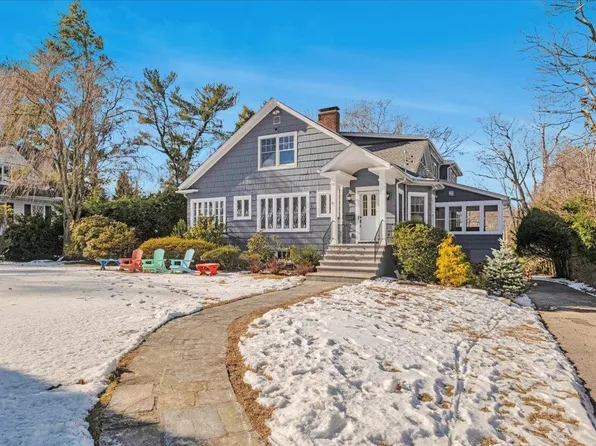 41 Montrose Road, Scarsdale, NY 10583