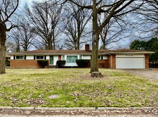 21122 Shurley Dr, Grosse Ile, MI 48138