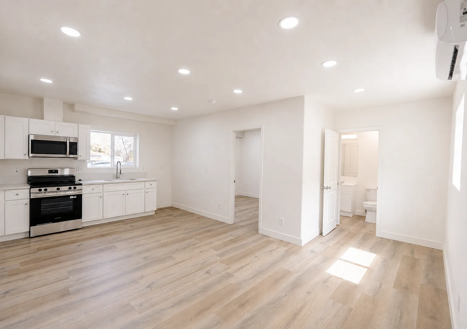 6187 Vanessa Street — Photo 3
