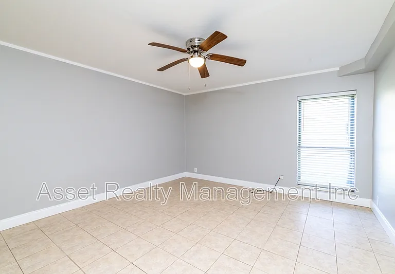 431 Canberra Dr #431 — Photo 12