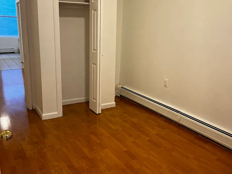 349 Grove St #3R — Photo 7