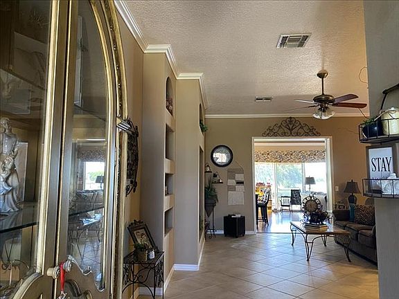 4th image of 2747 Scarborough Dr