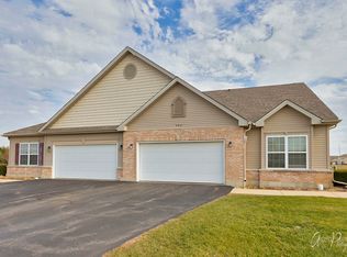 906 Camden St, McHenry, IL 60050