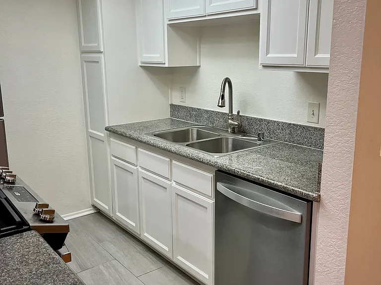 1721 Coronado Ave #303 — Photo 8