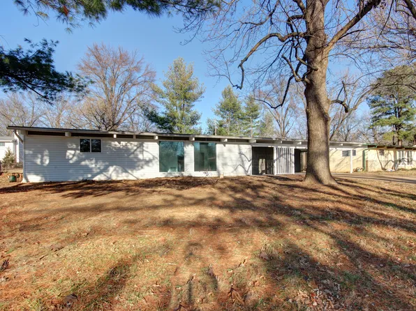 403 Whitehall Dr, Ballwin, MO 63021