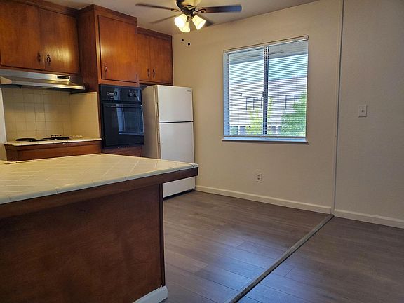 3rd image of 1728 Richmond St APT 13