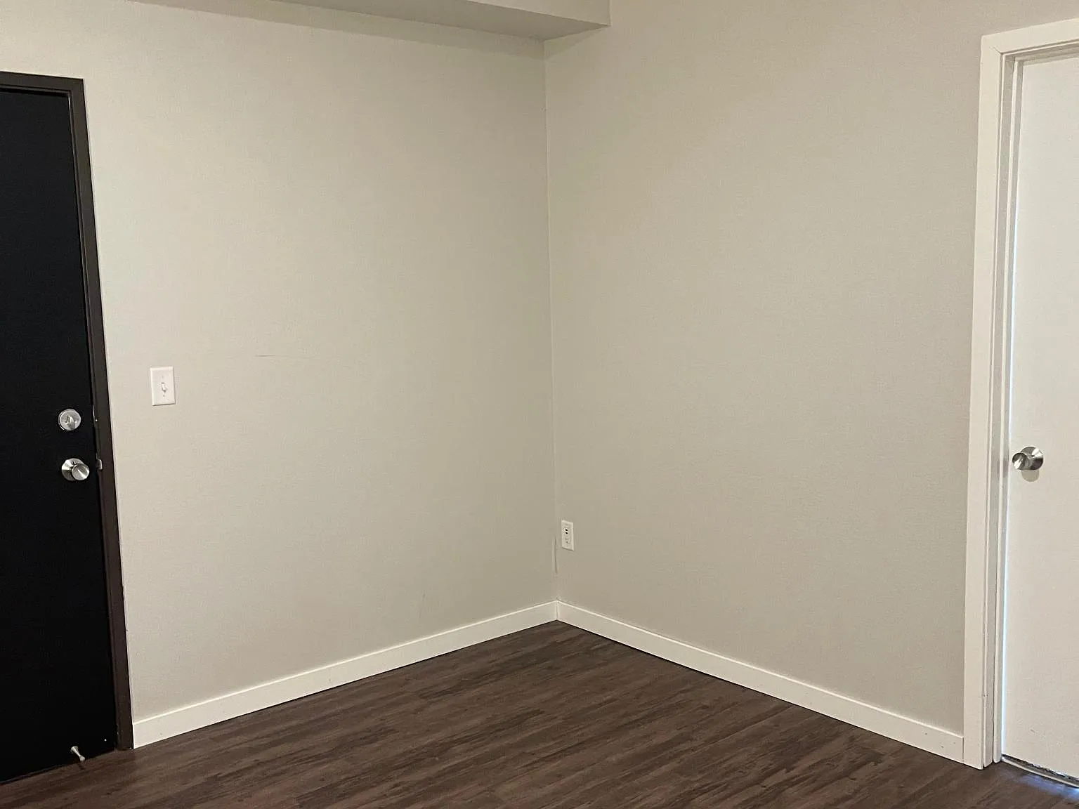 5 bed, 100 sqft, $4,390 — Photo 4