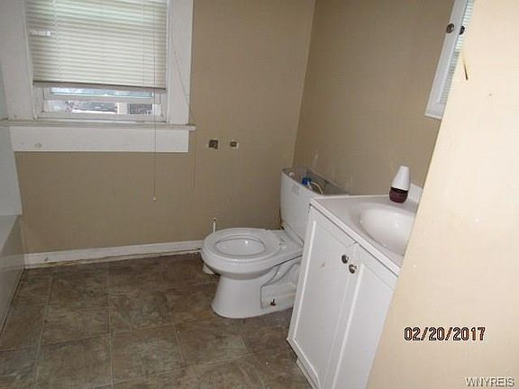 5th image of 199 Kenmore Ave