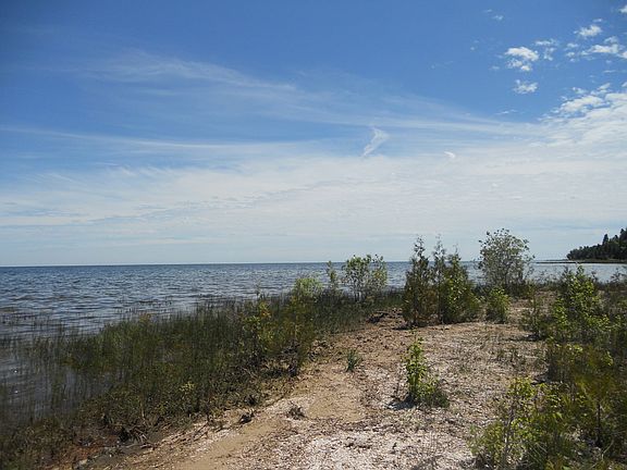 4th image of 3330s Whitecaps Trail