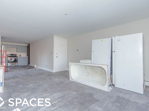 3rd image of 3932 N Narragansett Ave APT 2S