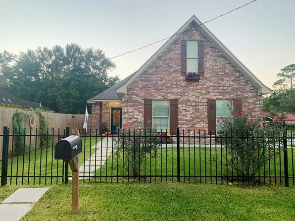 802 Marion St, Pt Neches, TX 77651