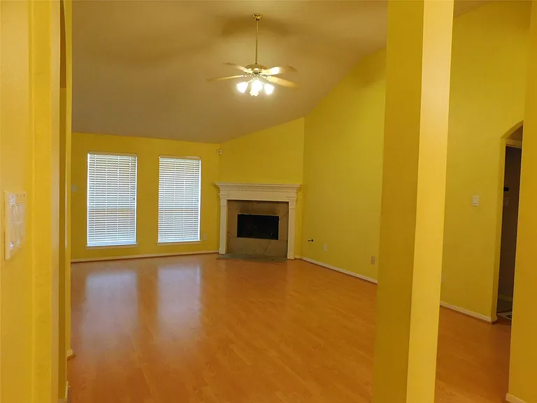 3702 Heritage Colony Dr — Photo 31