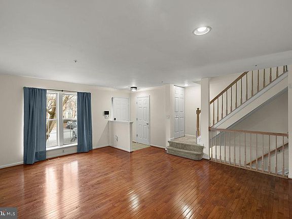 5th image of 9823 Sherwood Farm Rd