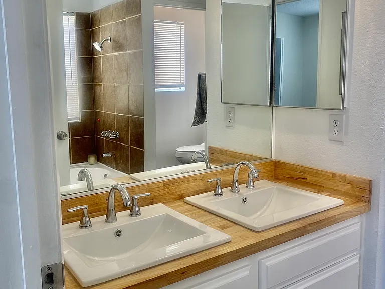 44200 Kingtree Ave #27 — Photo 23