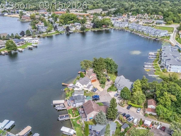 219 Brittain Dr, Lake Orion MI