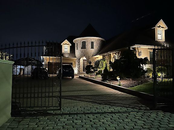 3rd image of 40 Brightwater Pl