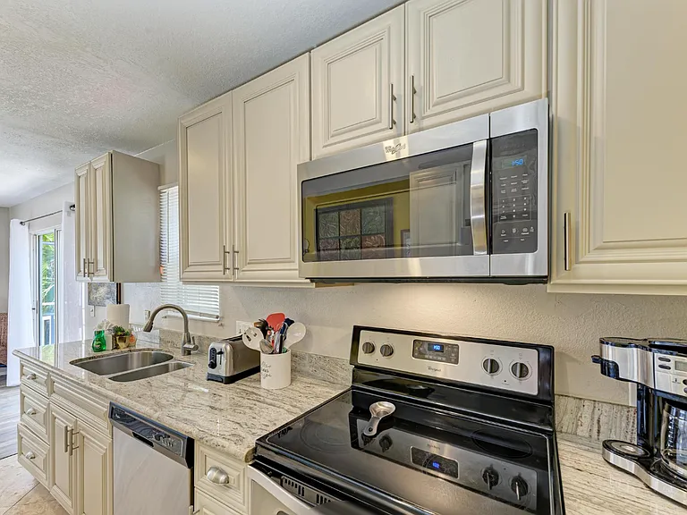 6311 Gulf Dr — Photo 21