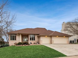 7307 Bush Lake Dr, Bloomington, MN 55438