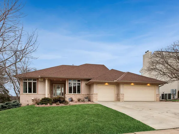 7307 Bush Lake Dr, Bloomington, MN 55438