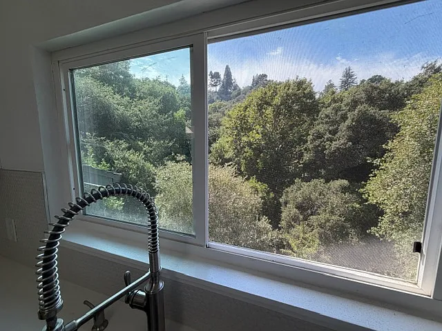 10 Alta Vista Dr #HOUSE UPPER LEVEL — Photo 7