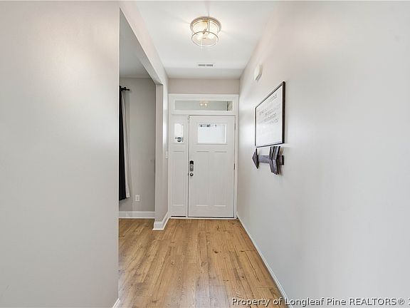 3rd image of 378 Stonebriar Ave