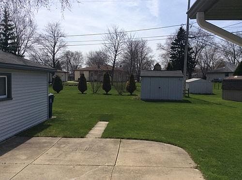 3rd image of 8781 S Carol Ct
