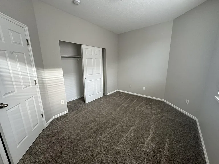 1065 W Haworth Dr — Photo 8