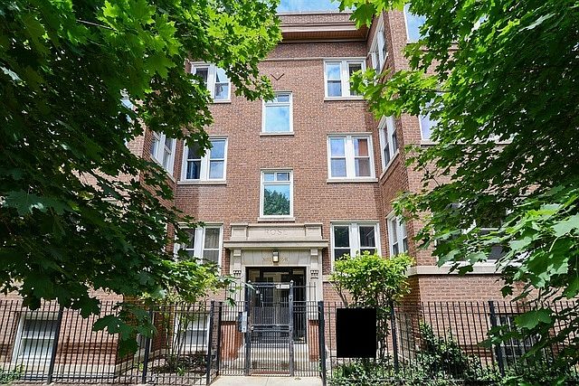 1st image of 3648 W Leland Ave APT 1
