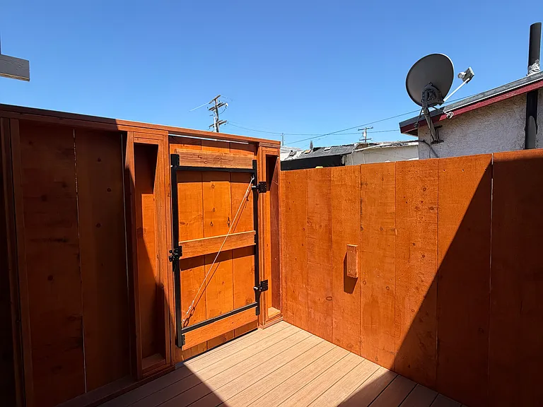 1904 Julian Ave — Photo 7