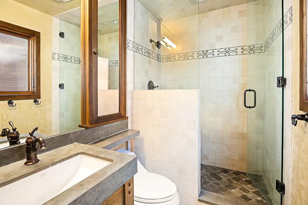 3 bed, 1700 sqft, $15,000 — Photo 2