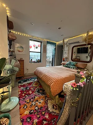 Rented by Delmark Realty LLC | media 40