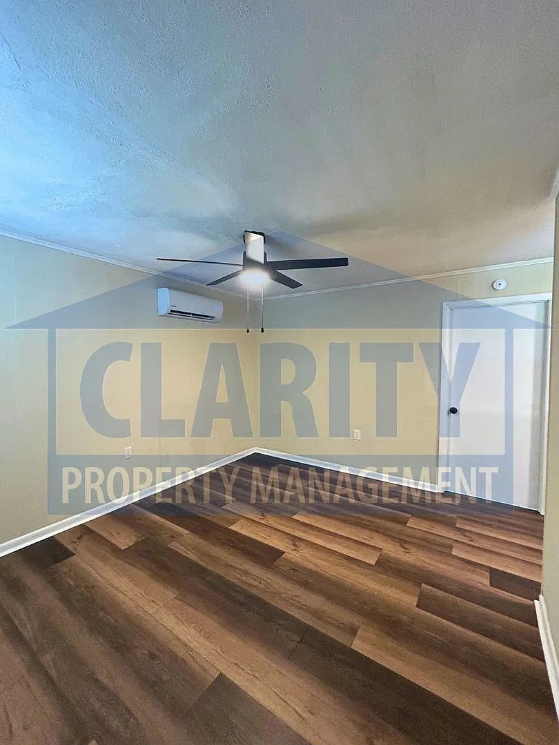1850 Greenwood Avenue NE — Photo 3
